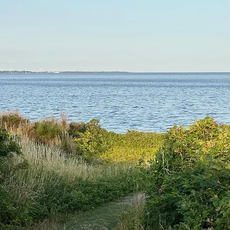 Nyhus, Dragsmur, Mols Nyaraló Knebel